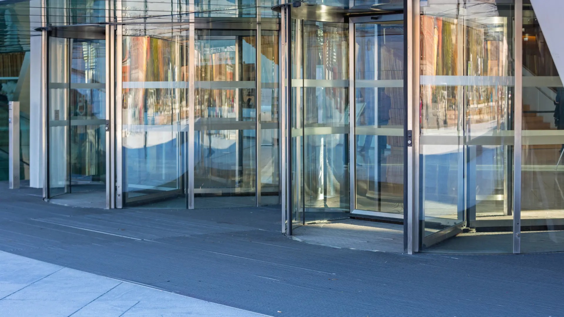 How to Transform Your Home with a Breathtaking View (and Save on Energy!)